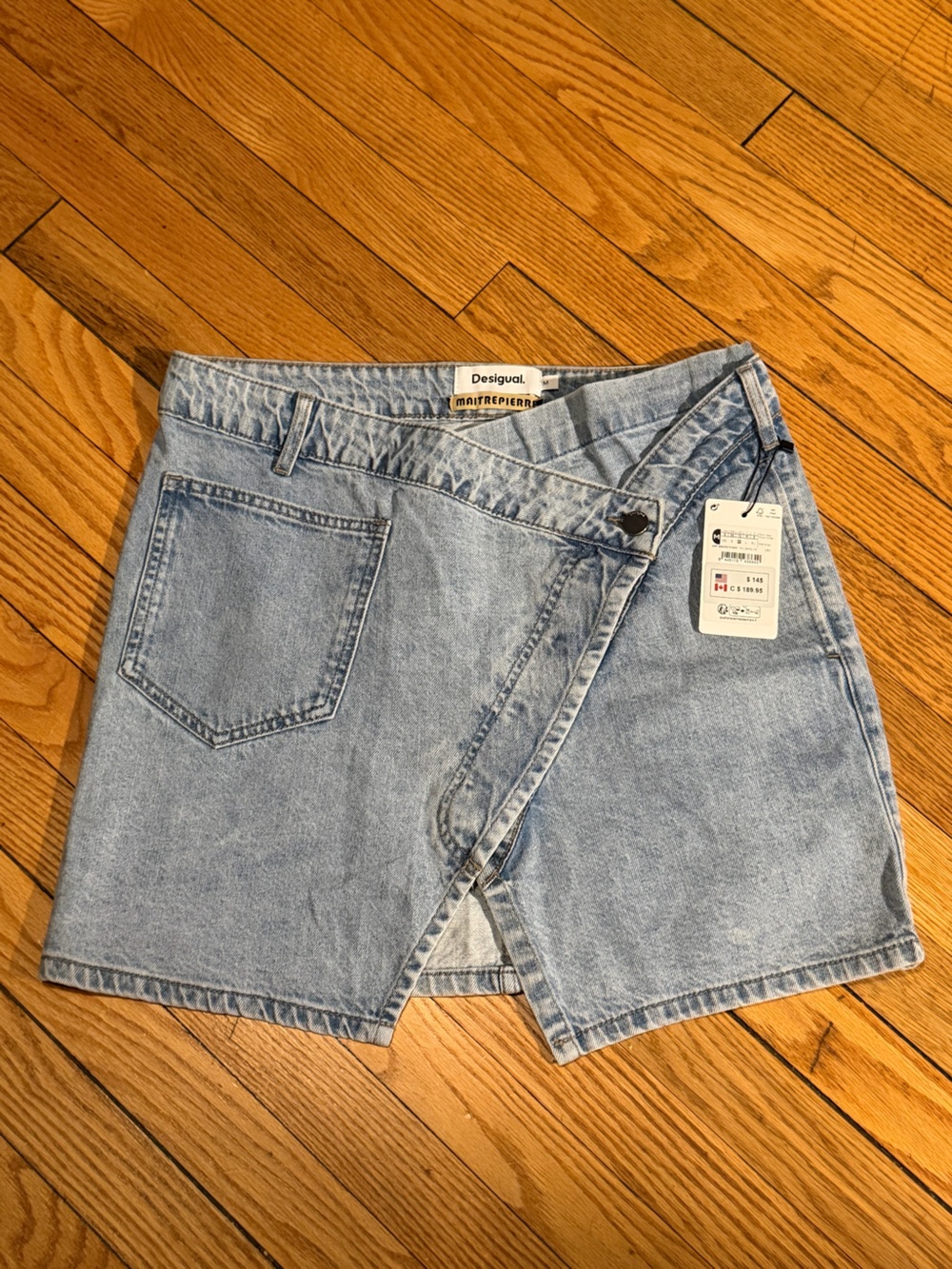 Rare Desigual and Maitrepierre collaboration Light Wash Women’s Jean skirt